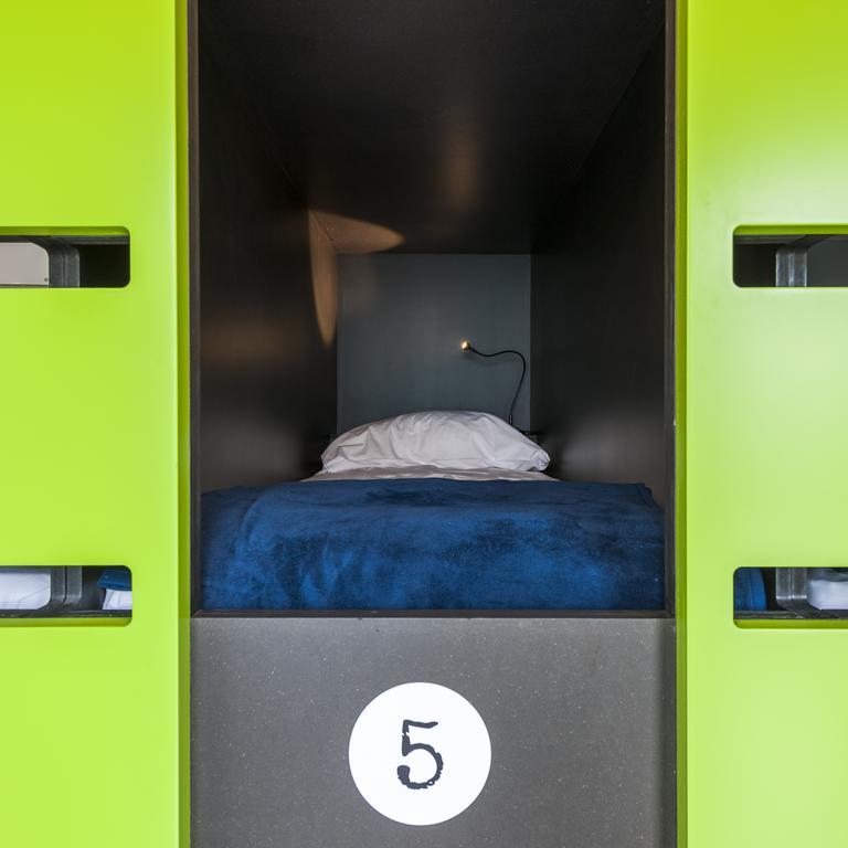 Backstay Hostel Гент Экстерьер фото